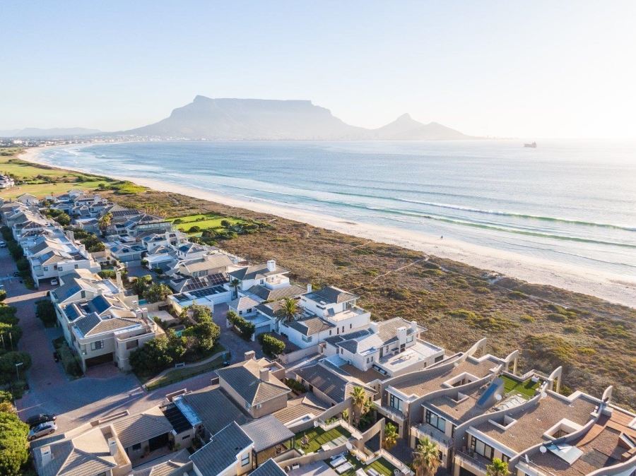 To Let 4 Bedroom Property for Rent in Sunset Links Western Cape